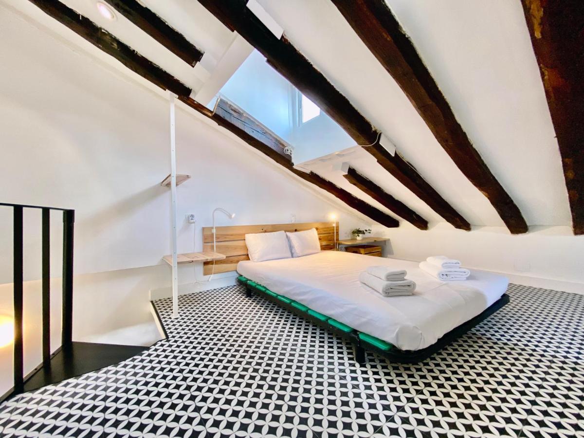 Charming Gran Via Attic Lägenhet Madrid Exteriör bild