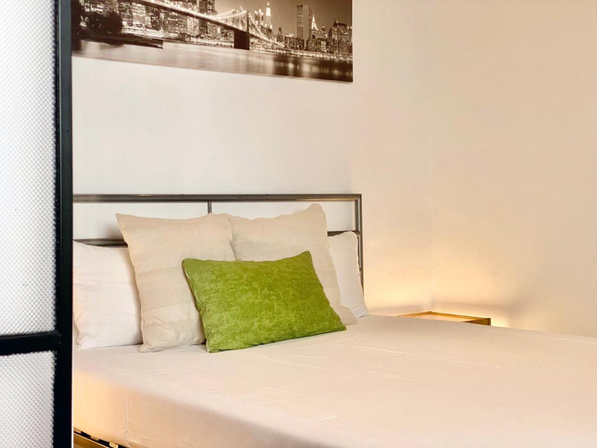 Charming Gran Via Attic Lägenhet Madrid Exteriör bild