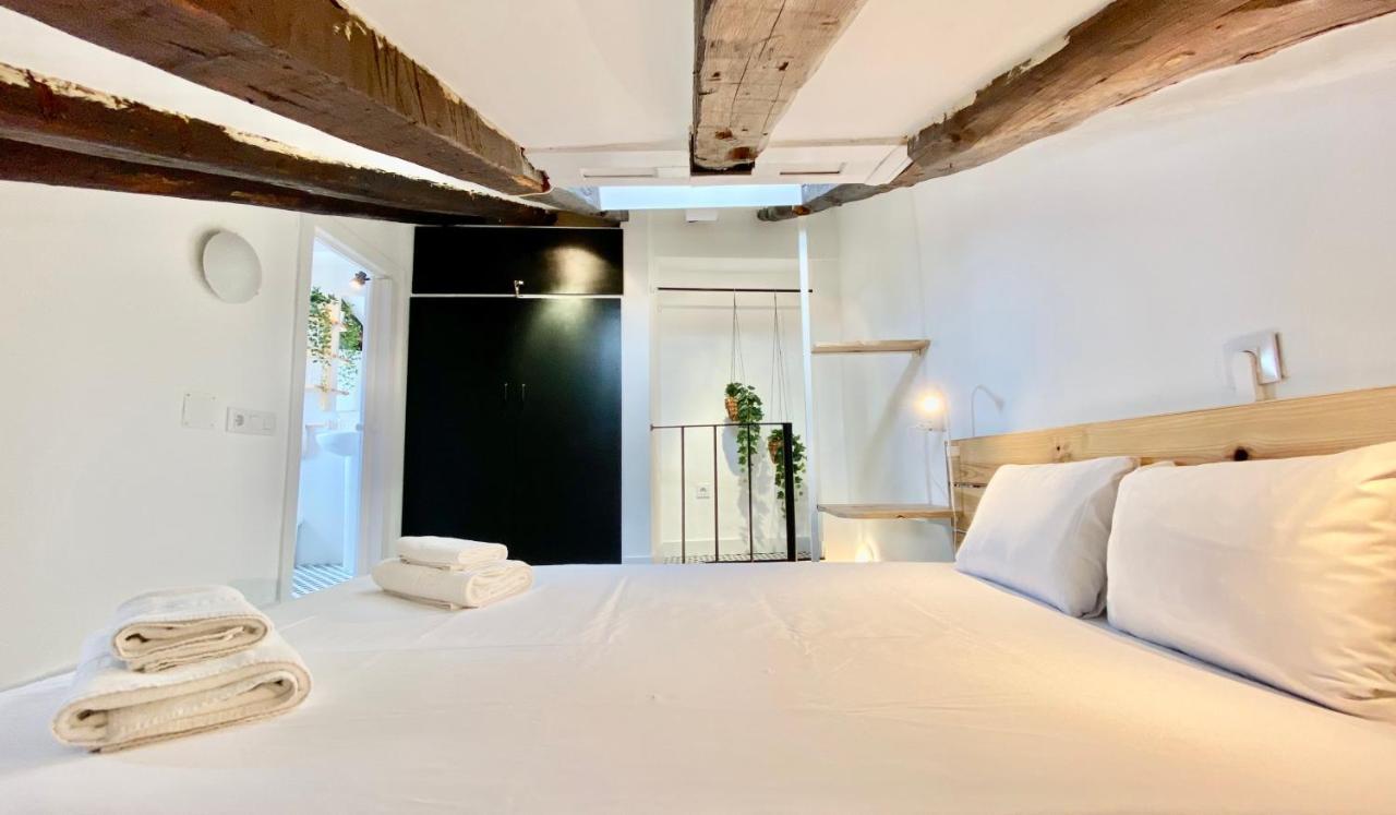 Charming Gran Via Attic Lägenhet Madrid Exteriör bild
