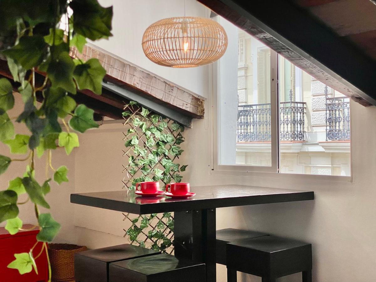 Charming Gran Via Attic Lägenhet Madrid Exteriör bild