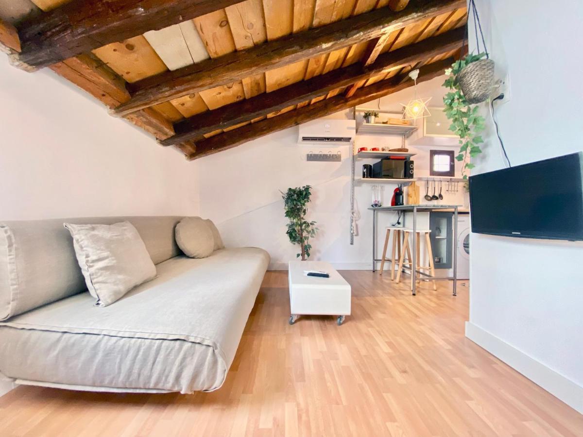 Charming Gran Via Attic Lägenhet Madrid Exteriör bild